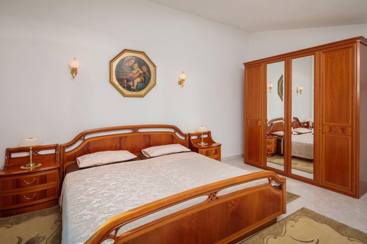 לוקבה Villa Contessa מראה חיצוני תמונה