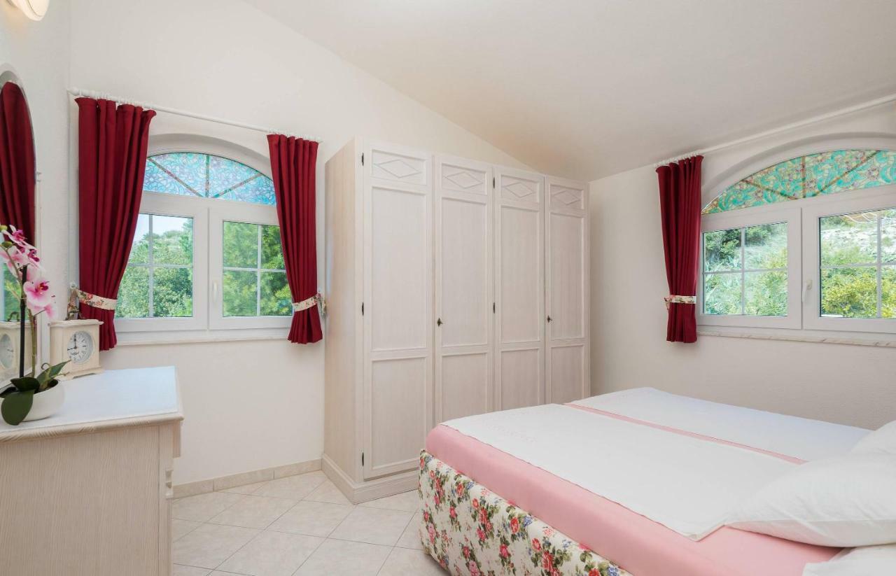 לוקבה Villa Contessa מראה חיצוני תמונה